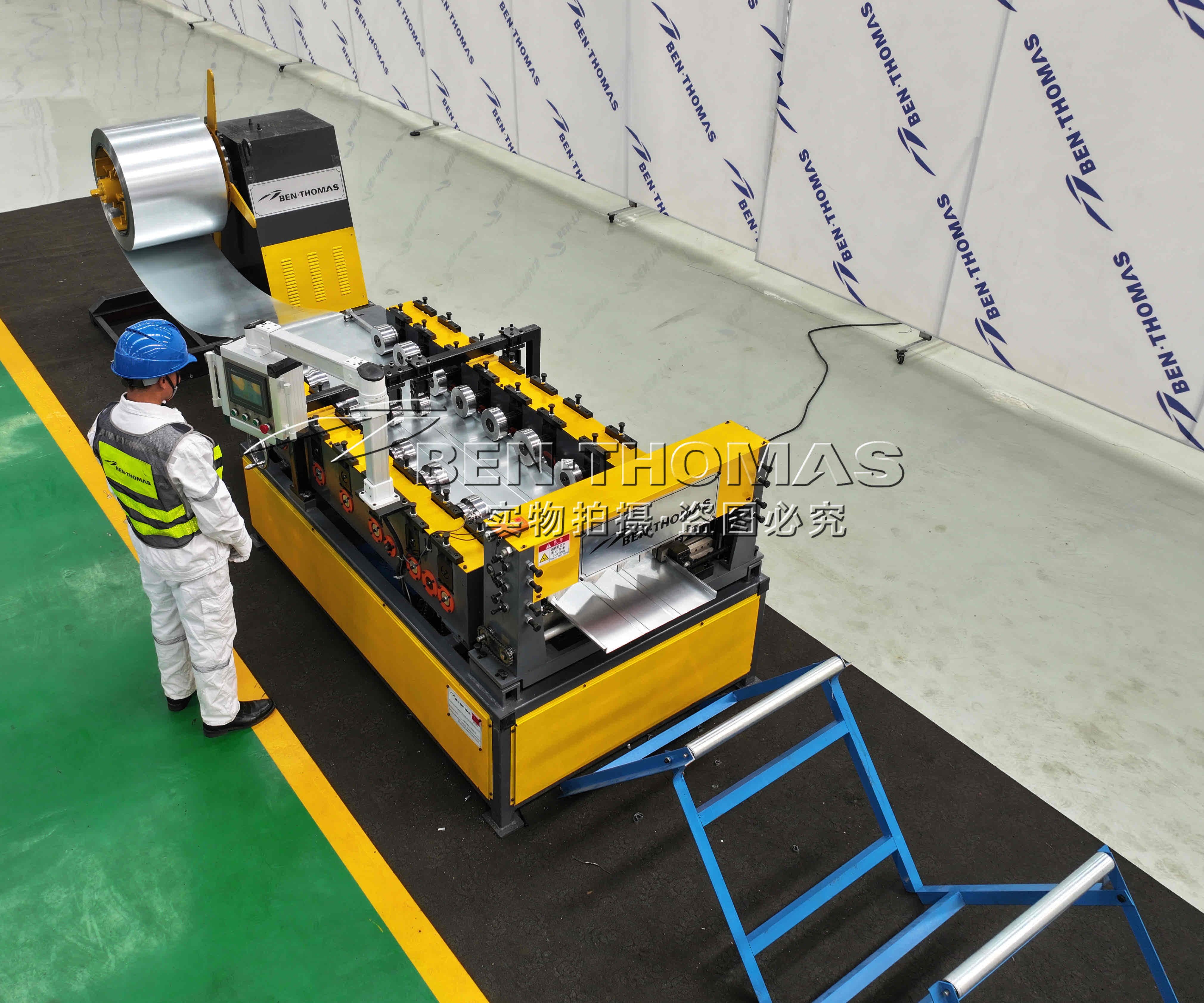 Customizing roof tile roll forming machine / Manufacturing according to requirements